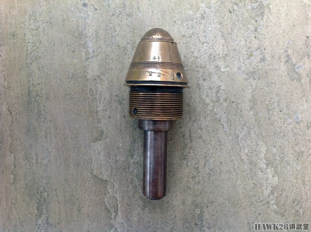 图说:挥舞刀片钢丝绳的