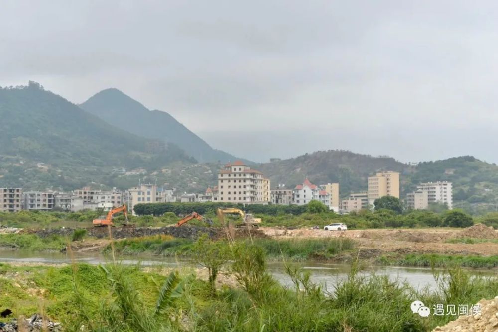 今日,县领导赴闽侯青口片区调研重点项目建设