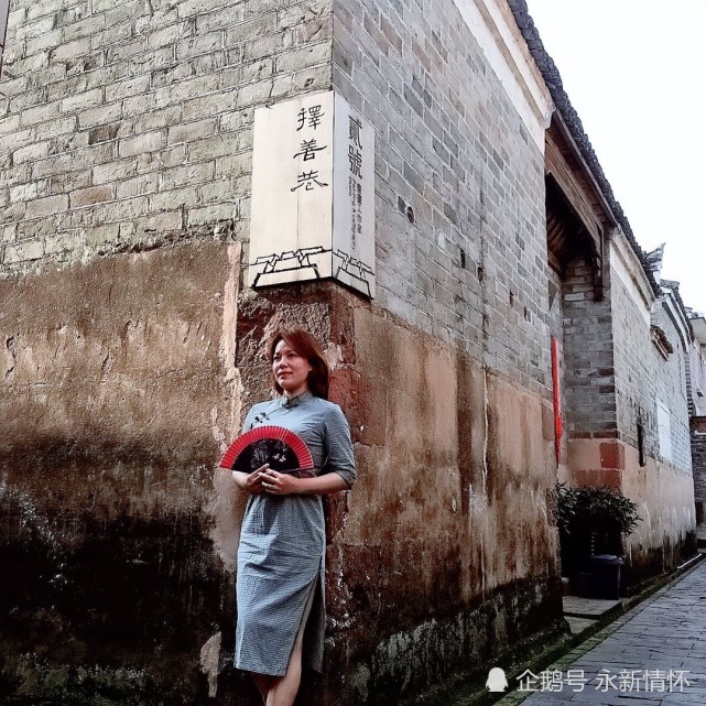 江西永新:旗袍美女惊艳洲塘古村