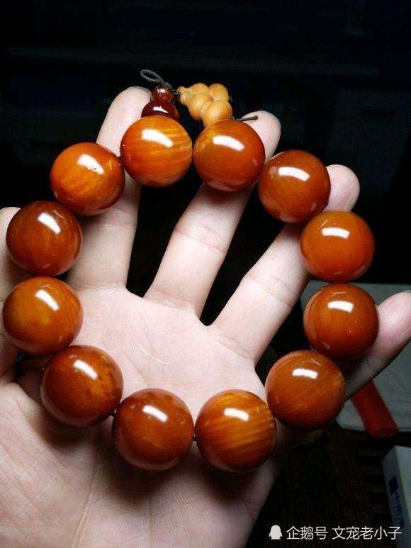 文玩—看上去像蜜蜡,号称"北沉香",琥珀木的认知和盘玩