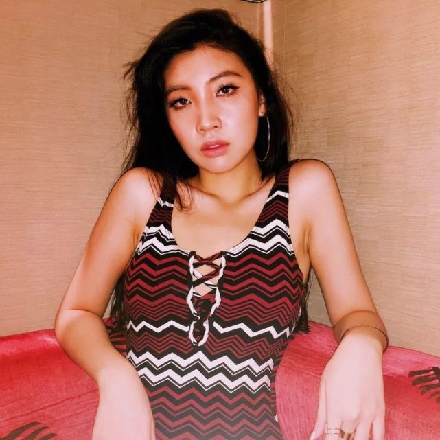 karenciciapple music推荐理由:乐风百变的鬼马少女kare