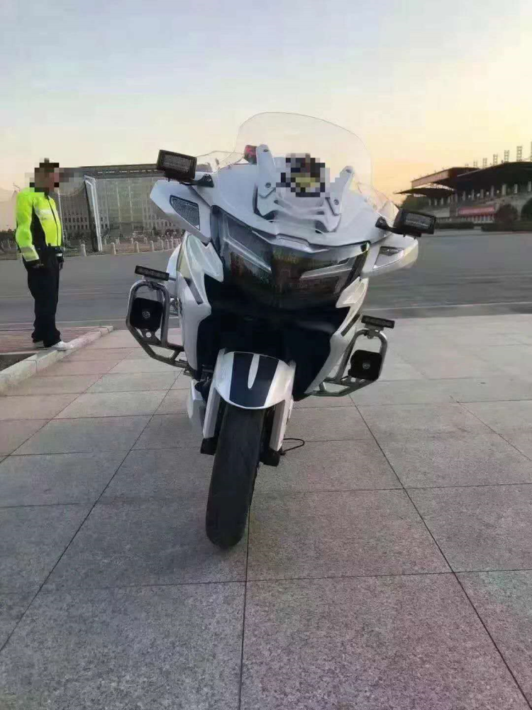 春风公升级国宾警用版——cf1250j正式发布,国产摩托车进入公升时代!