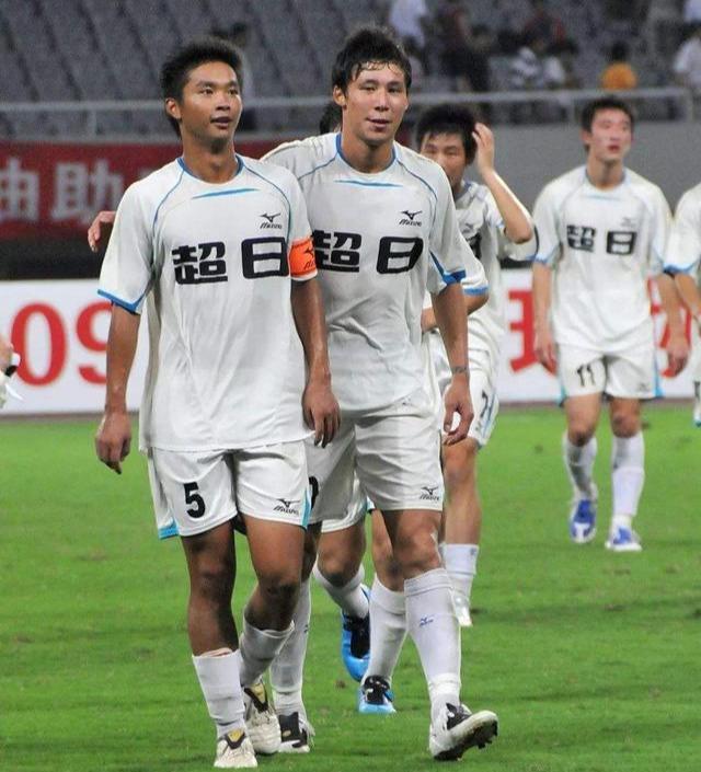他是练田径出身的足球天才,1年中乙 3年中甲,华丽蜕变国足核心