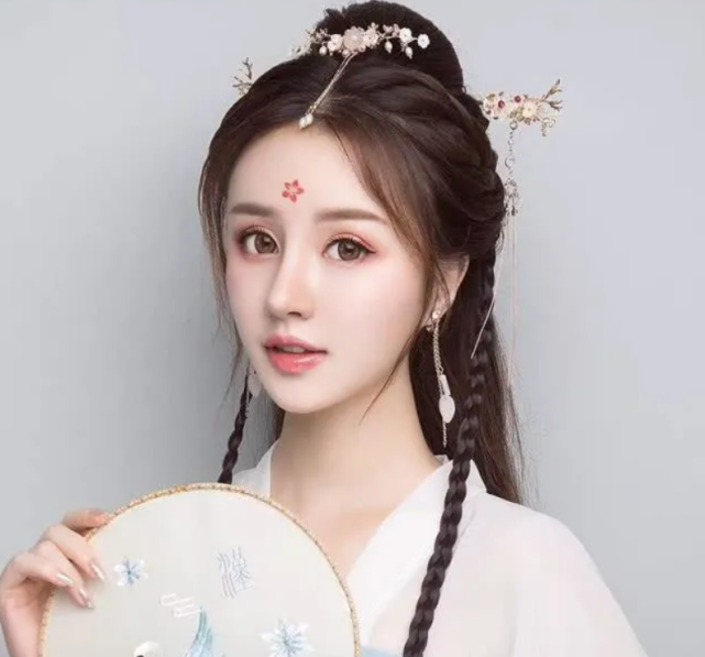 运气测试:四款古风盘发,你最喜欢哪款?测你生在古代会