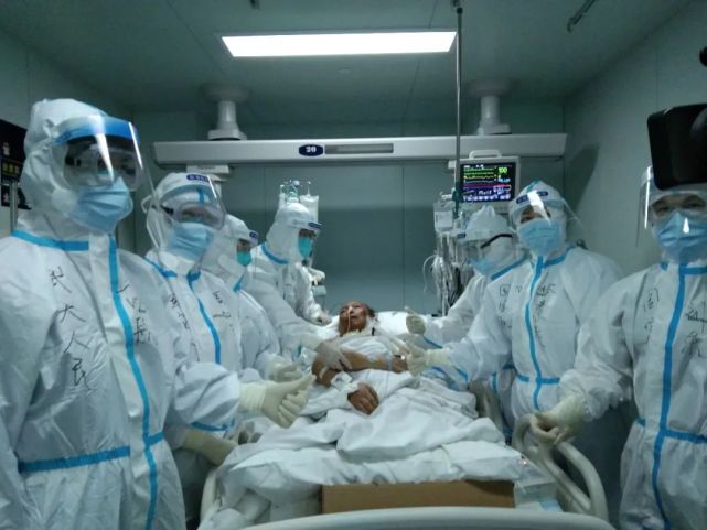 用了62天ECMO的武汉新冠肺炎患者换肺成功