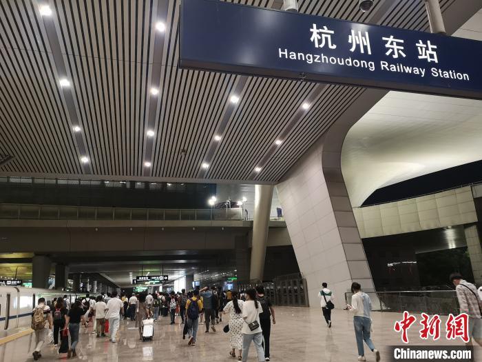 端午假期杭州东站客流回温 单日发客量破"五一"记录