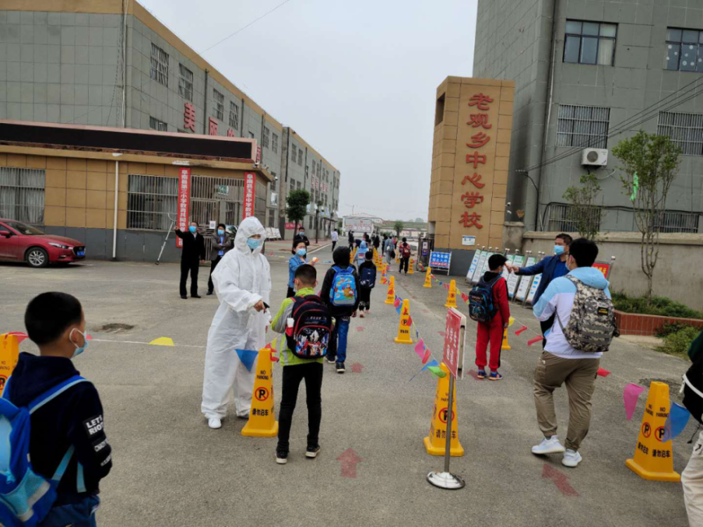阜南县小学一,二,三年级 初一,高一年级 中小学生返校复课 至此,全县