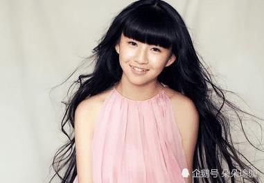 童年女神"小彩旗"21岁近照曝光,面部"衰老"严重变阿姨