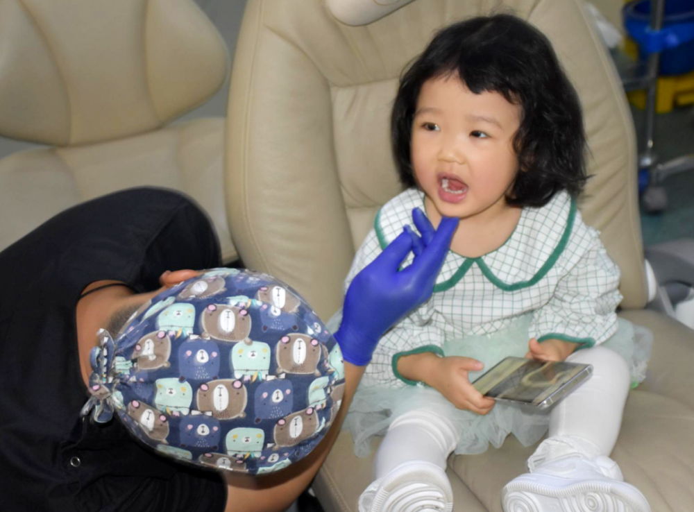 安徽著名主持人张朱皓然带着宝宝来看牙!