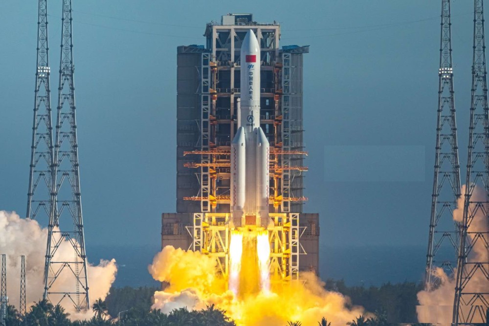 (长征五号b火箭发射成功,长五b近地轨道运载能力达到22吨,是中国乃至