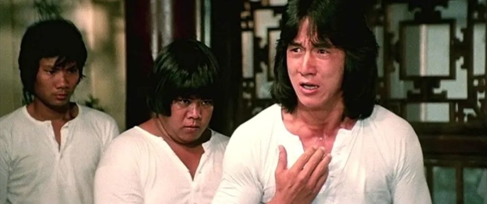 1980年春节上映的 《师弟出马》,就是成龙加盟嘉禾的第一部作品.