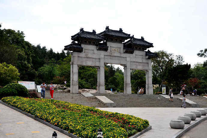 徐州市区这座山地公园,自古名气很大,里面有很多古迹