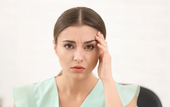 为何低血压爱发生在年轻女性身上？做好这些事，远离低血压