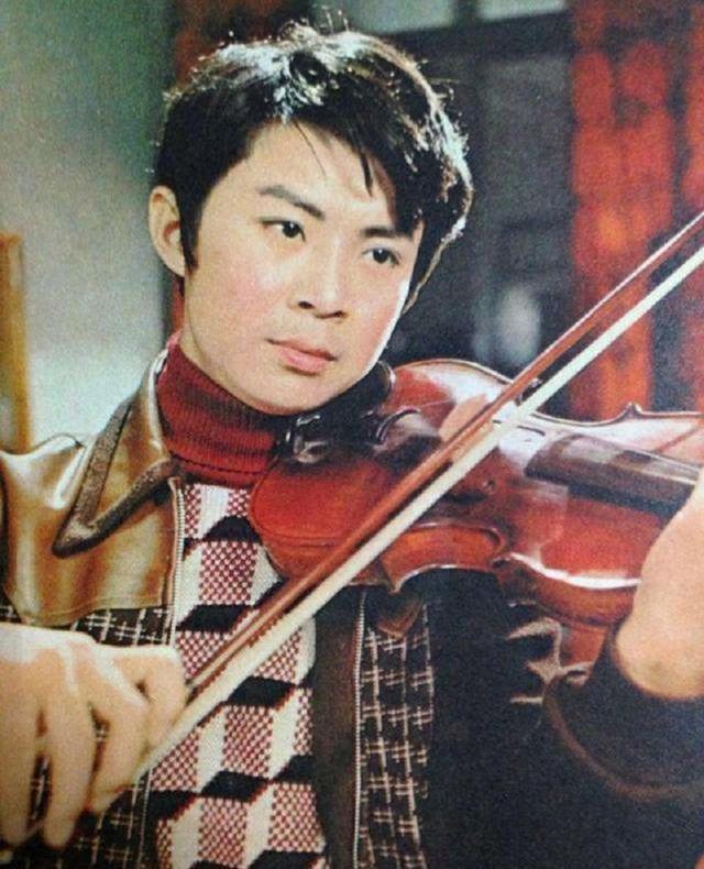爱新觉罗·宝珣父亲知道他成为演员之后非常气愤,也表示强烈反对,认为