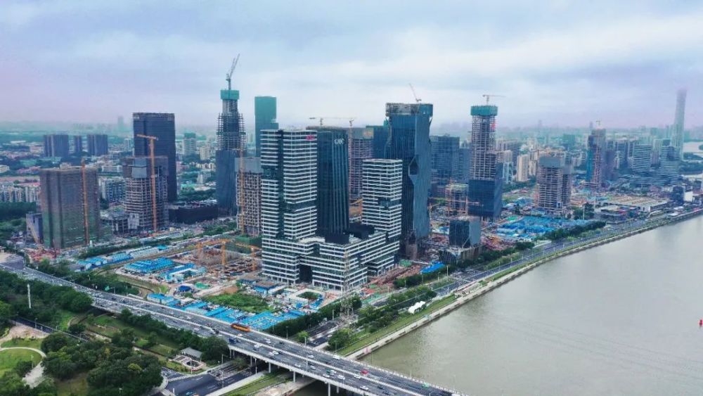 以琶洲为核心,珠江为纽带 广州一条未来城市发展的 崭新肌肉线条开始