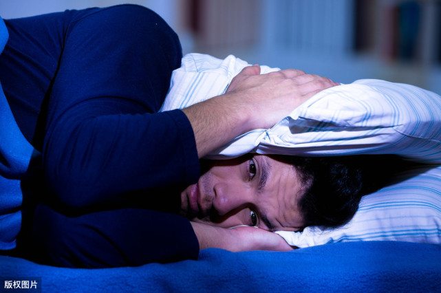 梦魇之痛，解析梦中男友背叛的深层恐惧与心理启示