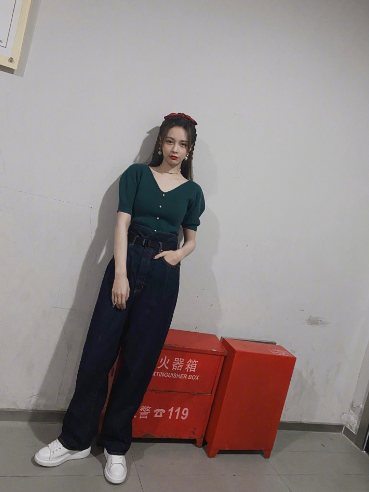 沈梦辰晒98斤真实体重,狂吃东西不胖反瘦,三天瘦两斤惹人羡