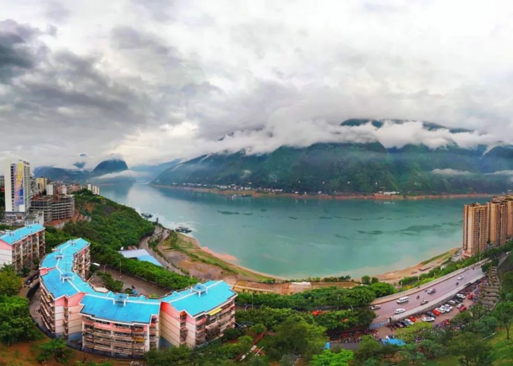 巫山云雨翻涌,景色刷屏!