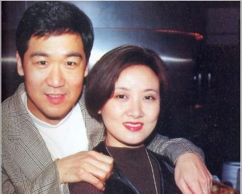 为了邓婕,张国立"抛弃"的前妻罗秀春,如今过得怎么样了?
