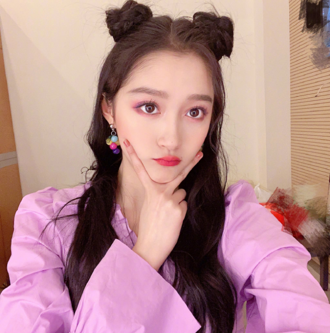 杨幂微信头像很甜,关晓彤头像可爱,看到baby:告辞!