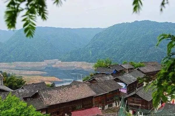 黔东南州锦屏县文斗苗寨300年的绿色传承