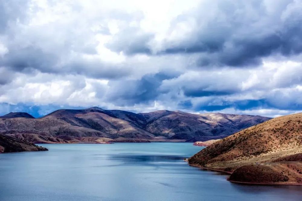 西藏有一片神奇灵性的净土,大自然将调色盘掉落在这里