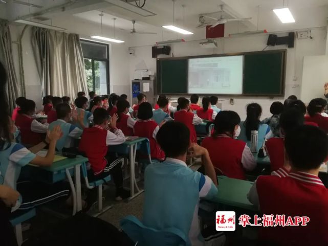 高一高二的同学们 也陆续踏入了久违的校园 福州第二中学 在福州二中