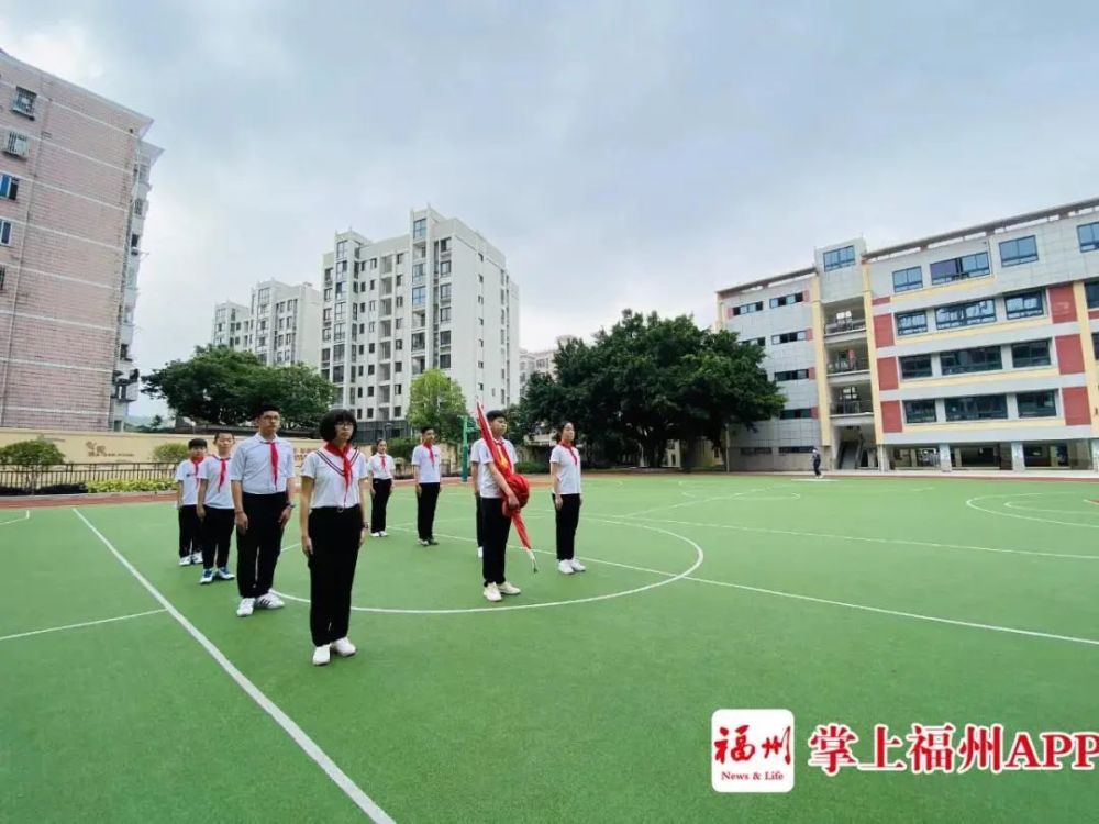 现场直击福州小学生开学了还有这些中学生