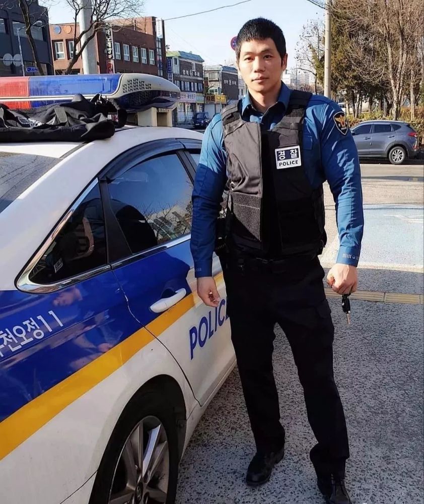 他是韩国最牛肌肉警察,却被女儿俘虏了!