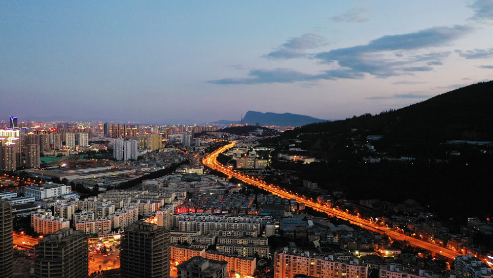 航拍昆明城市风景春城夜景美