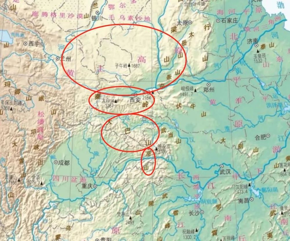 在中国中部地区,巫山,巴山,秦岭,黄土高原四条东西走向的大地形"拉了