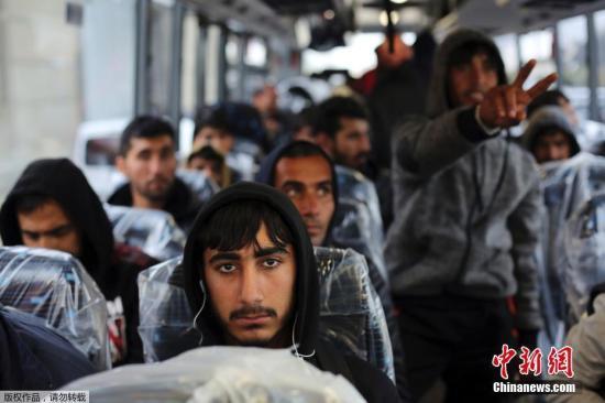 德国政府为快速遣返难民推出新规定 引发强烈