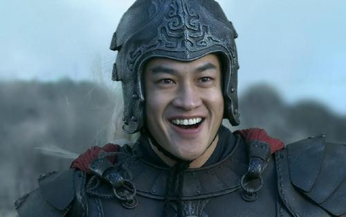 三国历史上,吕布和马超几乎是同一类人,人品很差,极度自私.