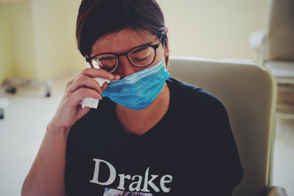 4岁女儿摘除眼球又患血癌，丈夫捐髓后病危，80后母亲哭诉：我撑不住了