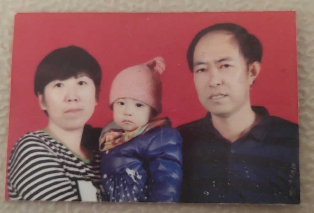 4岁女儿摘除眼球又患血癌，丈夫捐髓后病危，80后母亲哭诉：我撑不住了