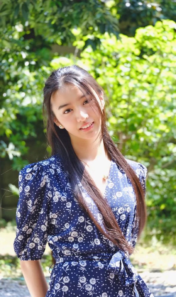 木村光希终于穿对了!长直发配碎花裙温婉少女,不愧顶级星二代 木村光希终于穿对了!长直发配碎花裙温婉少女,不愧顶级星二代