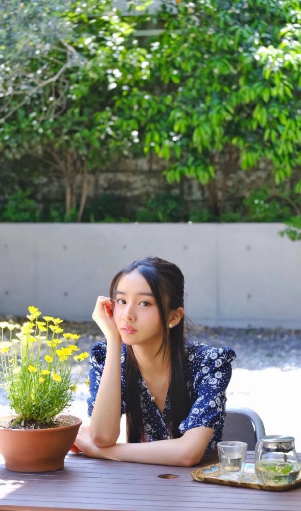 木村光希终于穿对了!长直发配碎花裙温婉少女,不愧顶级星二代 木村光希终于穿对了!长直发配碎花裙温婉少女,不愧顶级星二代