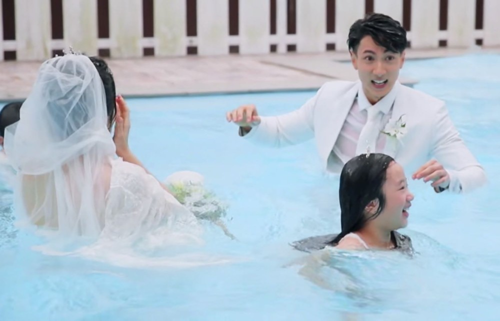 吴尊跟女儿婚纱_吴尊女儿(2)