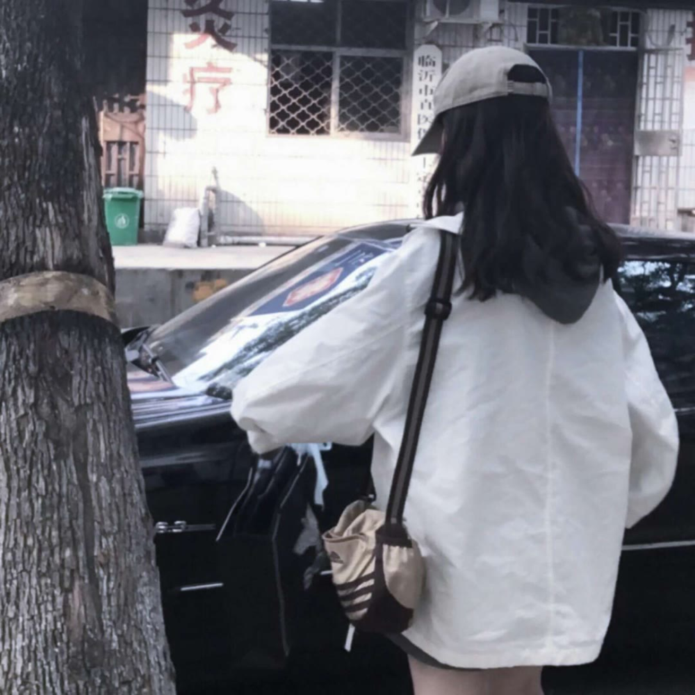 ins风女生头像:自己感受比道理更重要,希望你能懂得!