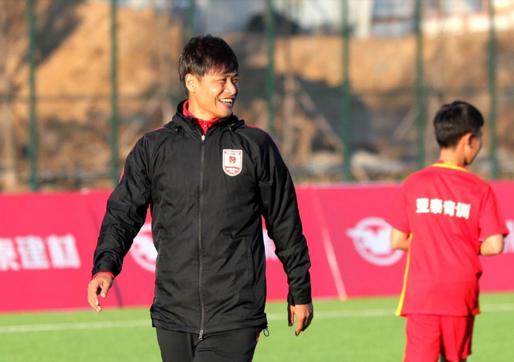 但是,与长春亚泰经历了7983个难忘的日日夜夜,杜震宇又怎么能轻易的