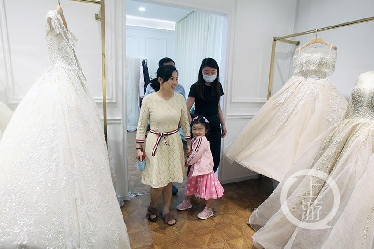 医护婚纱照_疫情医护人员图片