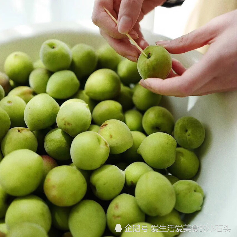 二锅头可以泡梅子吗_泡梅子酒用什么酒_泡药酒可以用二锅头吗