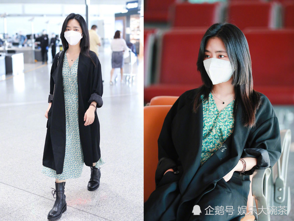谭松韵公主切长发走机场,穿绿色碎花裙好清新,口罩遮脸眼神灵动