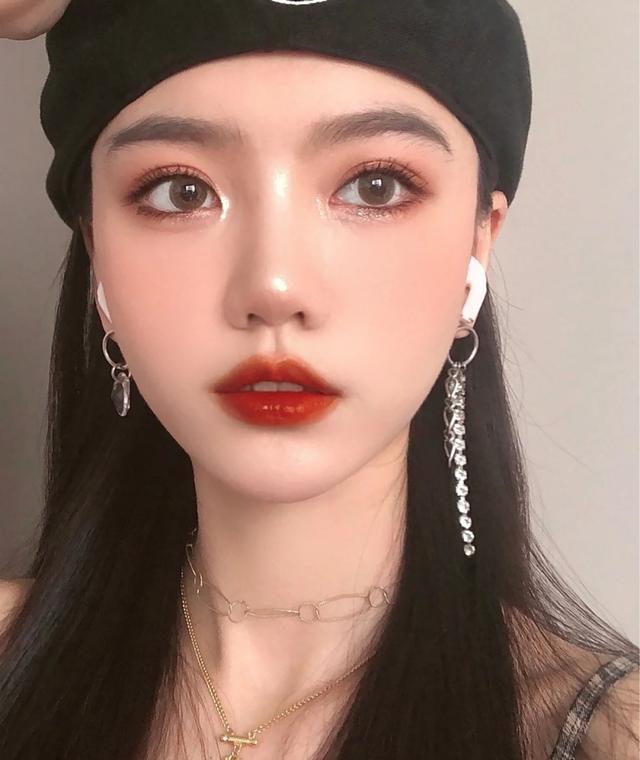最适合夏天的四种妆容！清新娇媚不腻味，时髦女孩必备