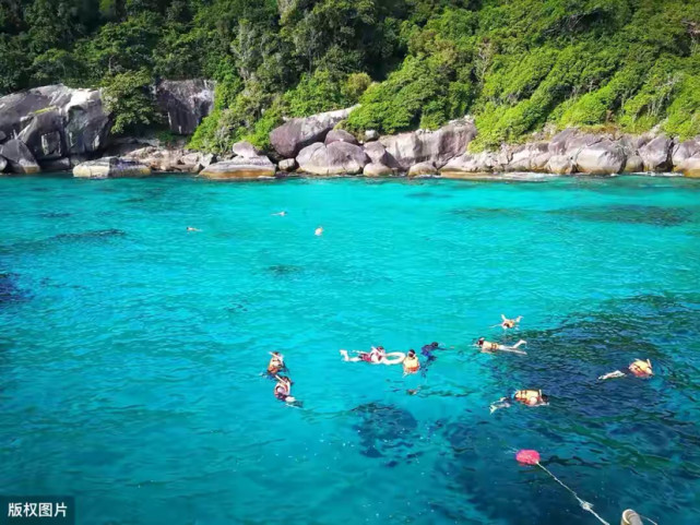 是泰国风光最美的海岛,却有军队驻扎,上岛有条件