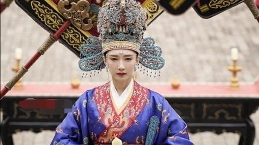 皇后曹氏相貌普通性格恬淡不被仁宗所喜,所以她基本上都在自己的宫殿