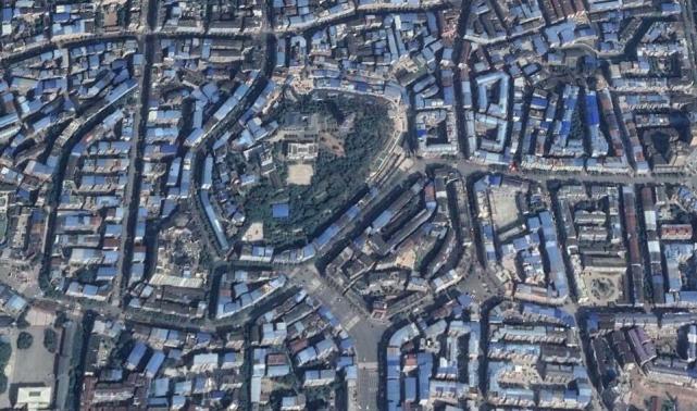 卫星上看四川营山县:县城规划超前,新城马路宛如地级城市
