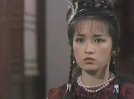 梅3,1985年《杨家将,饰演杨四娘4,1986年《银色旅途,饰演叶素珊5