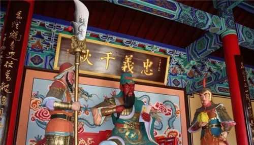 中国古代的百姓比较信奉神灵,因此各地一般都修有土地庙来供百姓祭拜