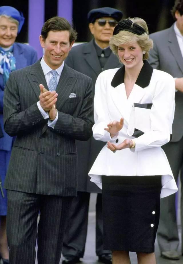 戴安娜王妃罕见男装照!西装革履好帅,皇室首位穿裤子赴宴的女人